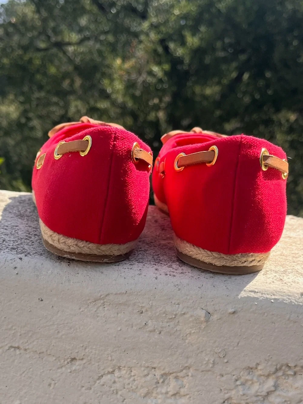 NWOT Talbots flat canvas skimmers with leather lacing - Size 7 1/2